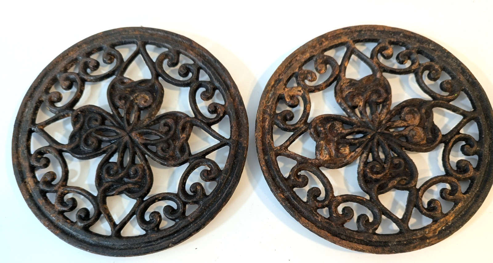 Set of 2 Vtg Cast Iron Footed Trivet-Four Leaf Clover Scroll- Round 7\'\' Diameter