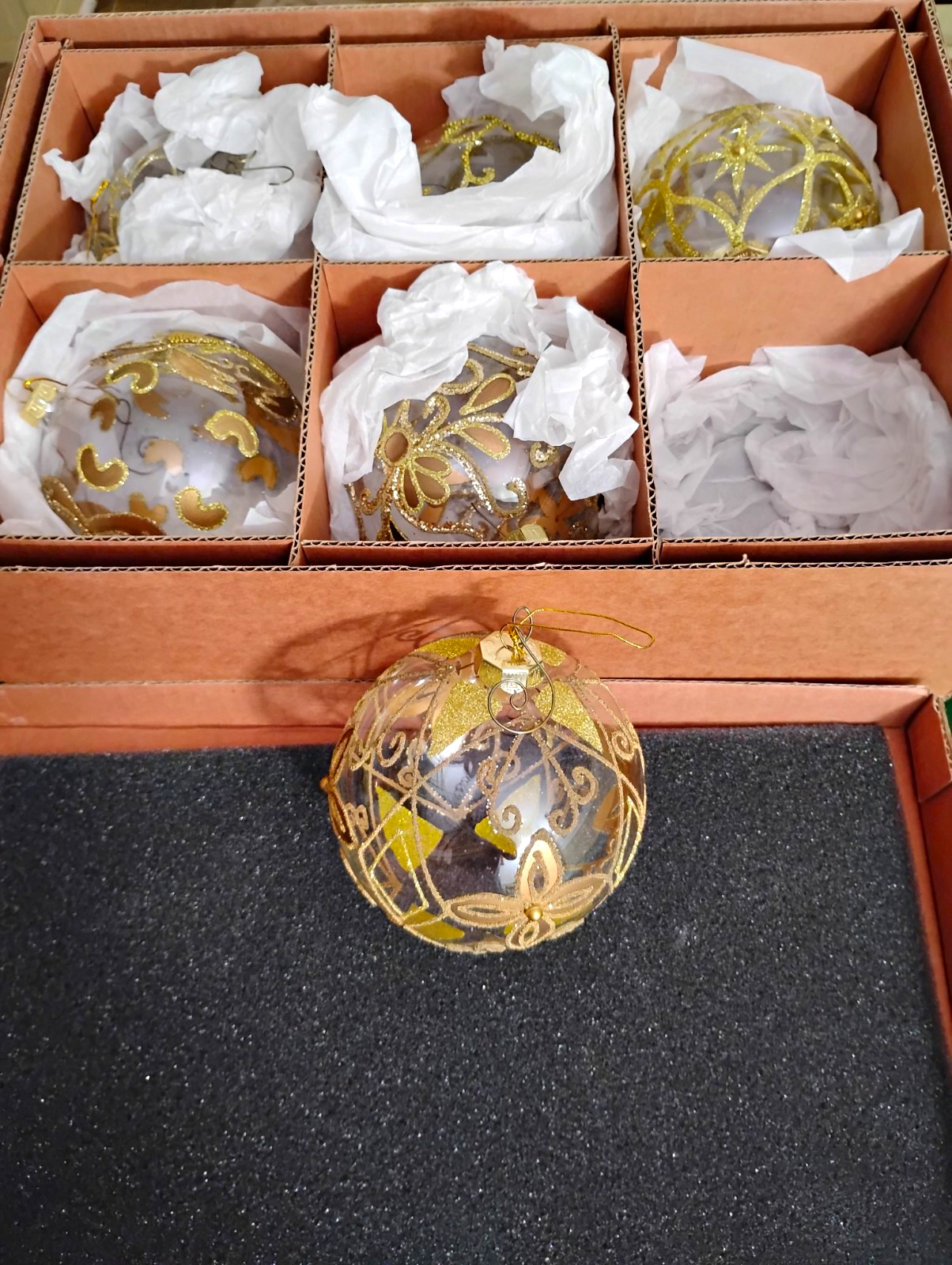 Balsam Hill Biltmore Legacy MPN 4002554 Glass Glitter Ball Ornaments 6 Gold