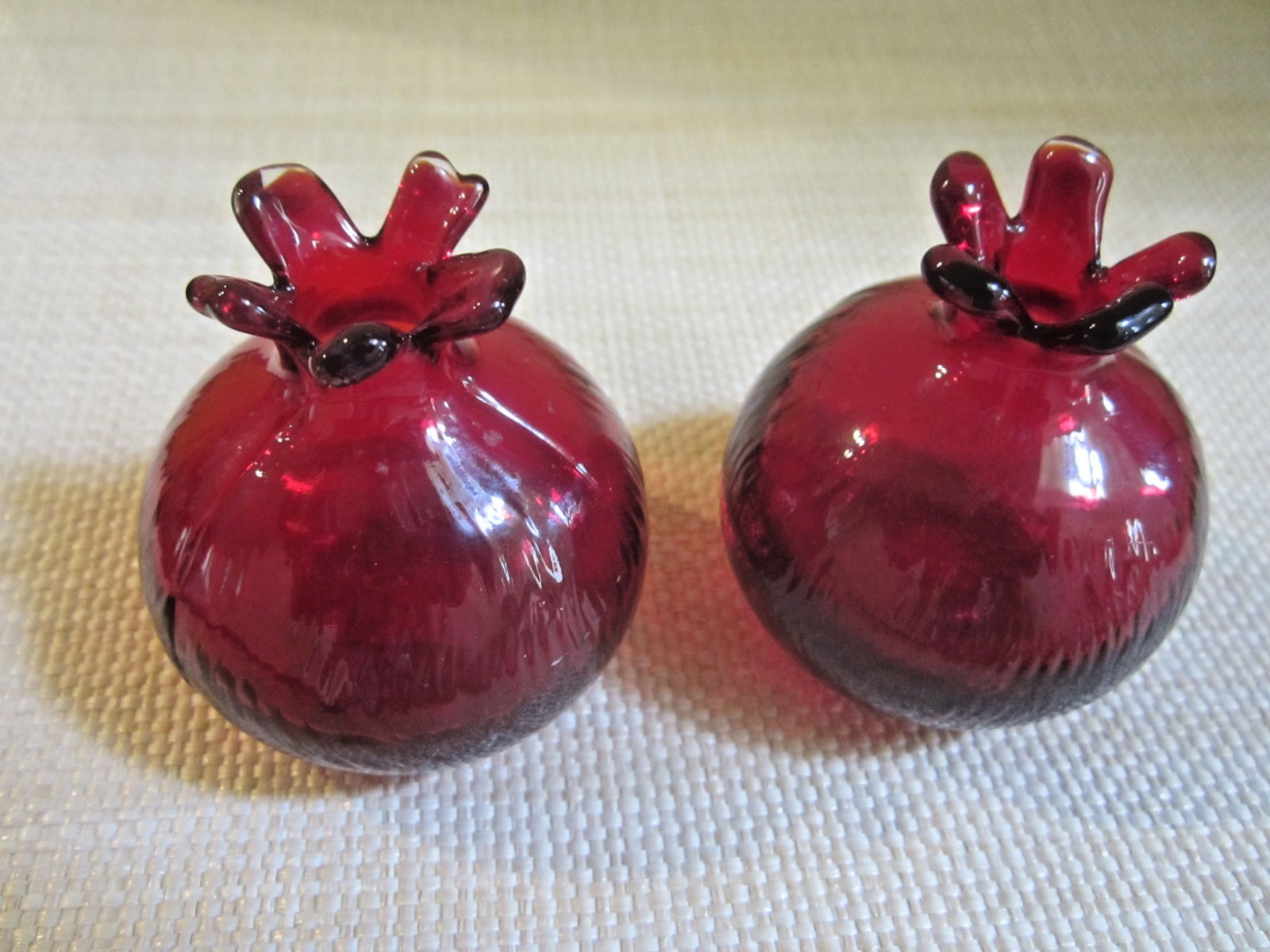 Pair of 2 Mini Nar Kirmizi Bright Red Glass Pomegrante Vases NWT Turkish