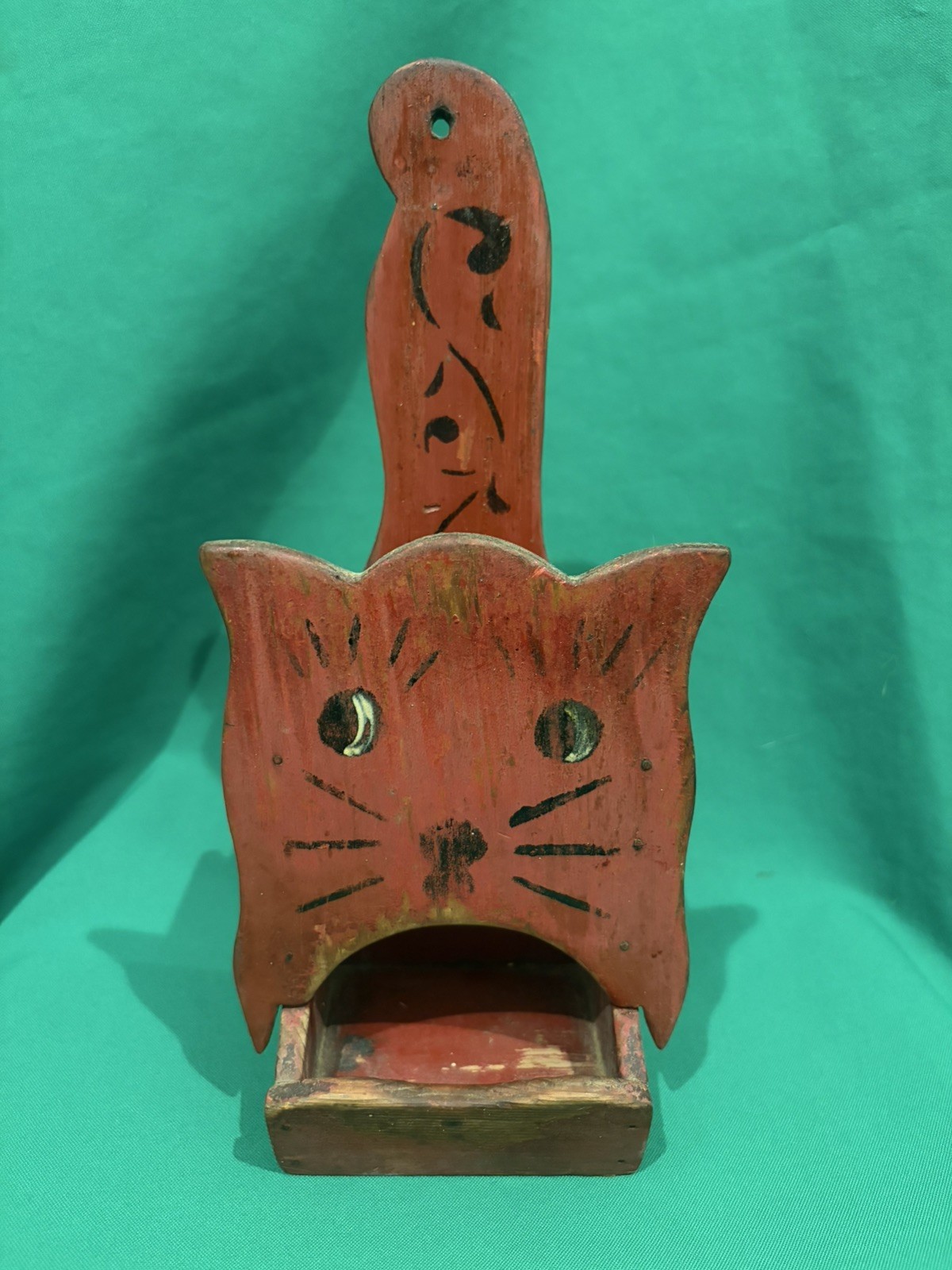 FOLK ART VINTAGE RED WOODEN KITTY CAT MATCHBOX HOLDER PRIMITIVE ANTIQUE KITCHEN 