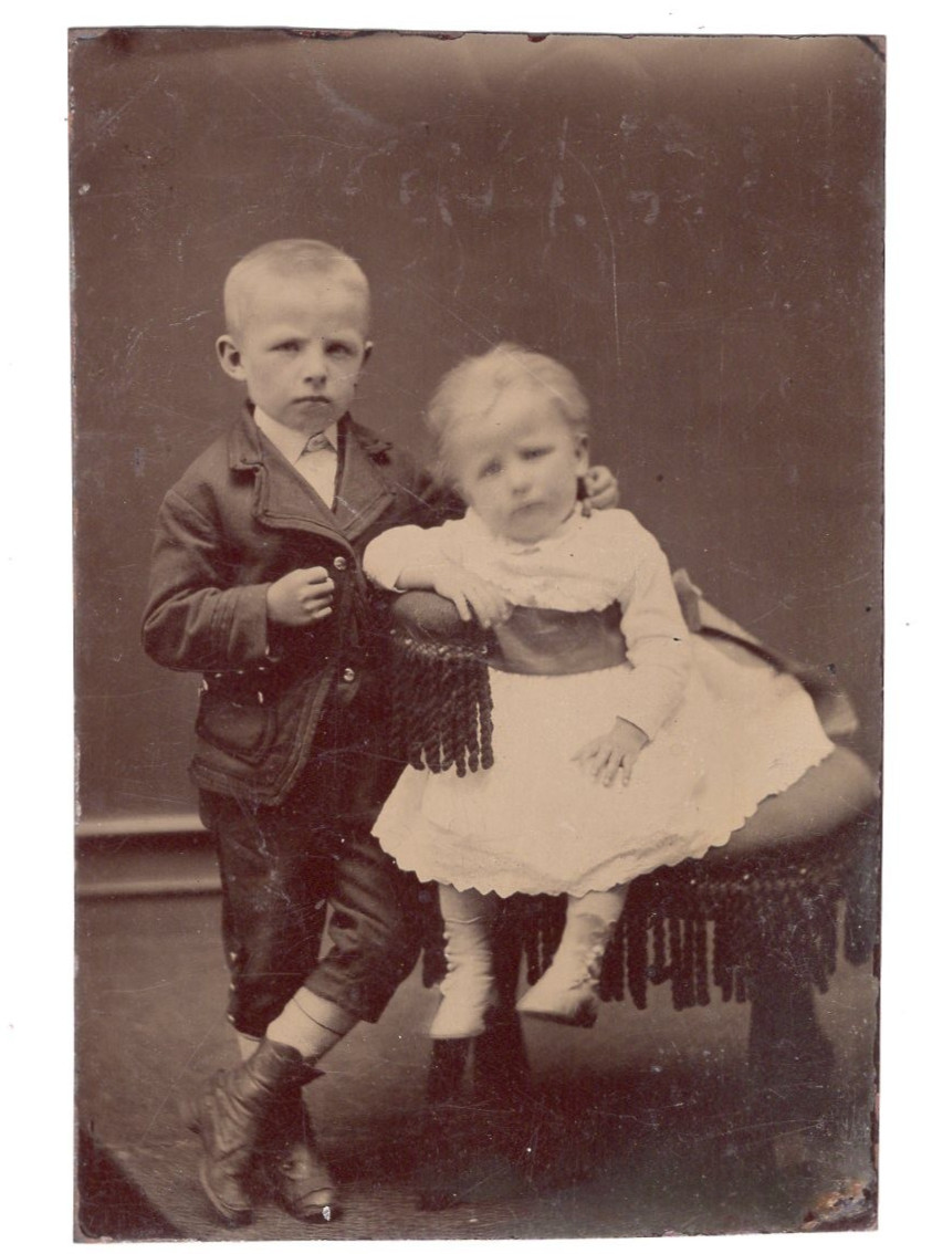 c1869 Adorable Siblings Fabulous Clothes 1/6 Plate Antique Tintype