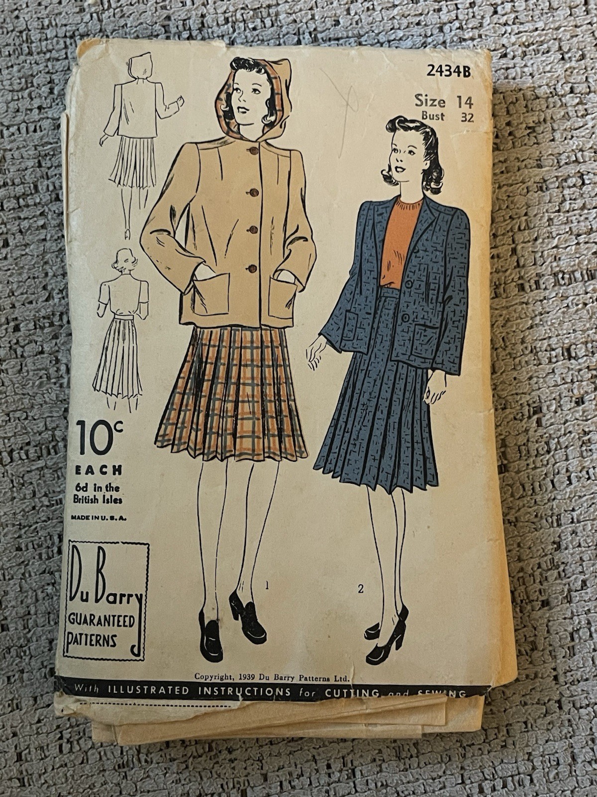 Vintage 1940s Du Barry 2434B Sewing Pattern. Misses Suit Jacket Pleated WW2
