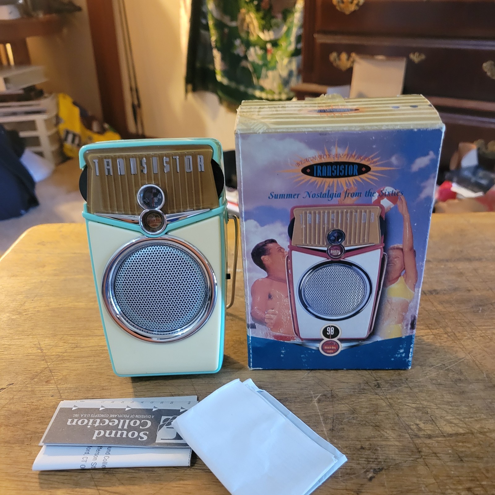 Beach Boy Retro FM / AM Vintage Transistor Radio Turquoise
