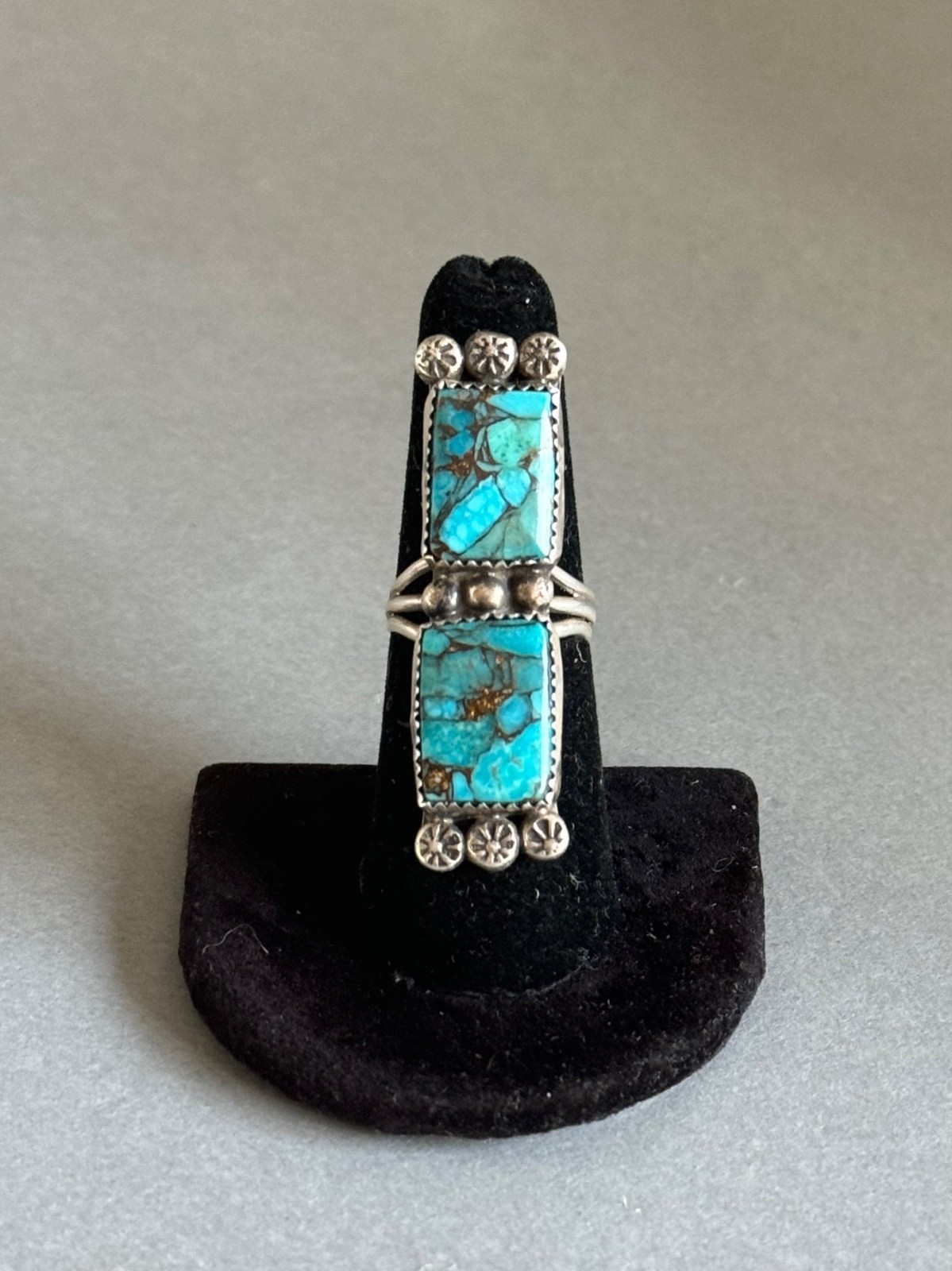 Vintage Navajo Sterling Silver and Turquoise Ring. Size 6 3/4