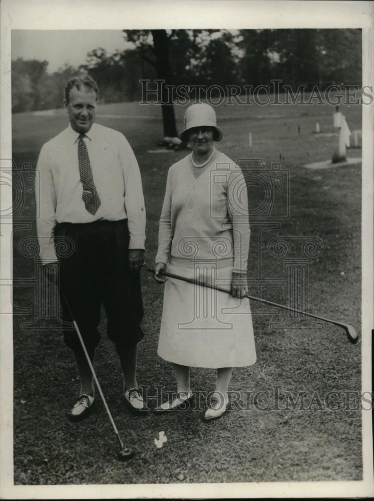 1930 Press Photo Max Marston & Mrs Clarence Vanderbeck golf in Philadelphia