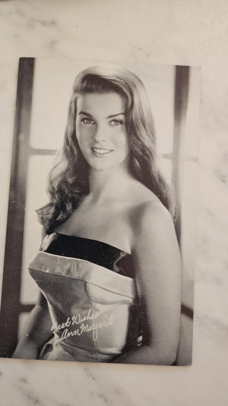 1950\'S  PIN-UP SINGER  ANN MARGRET   POSTCARD SIGNED  PHOTOGRAPH BIOGRAPHY