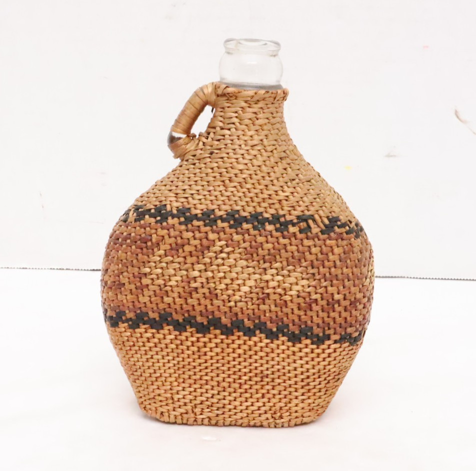 Antique Mono lake Paiute/Tolowa Indian Northern CALIFORNIA  TWINED BASKET Bottle
