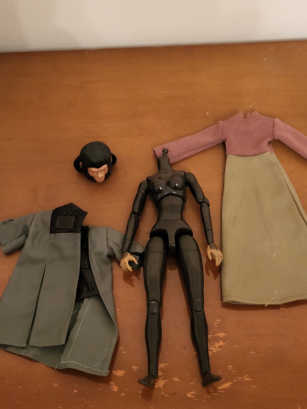 Sideshow Planet of the Apes Zira Action Figure NOT BROKEN