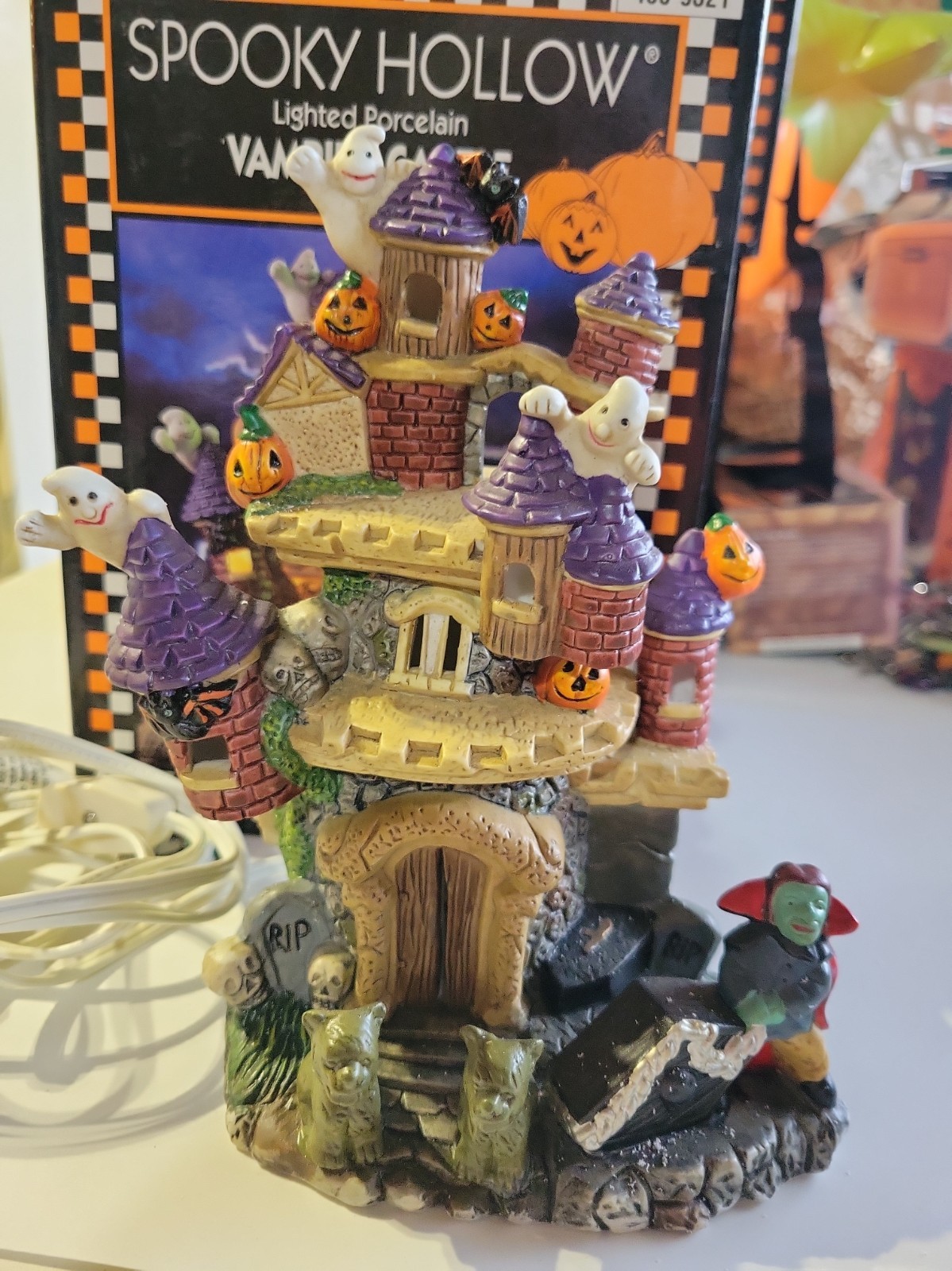 Spooky Hollow Lighted Vampire Castle W/ Box  Halloween