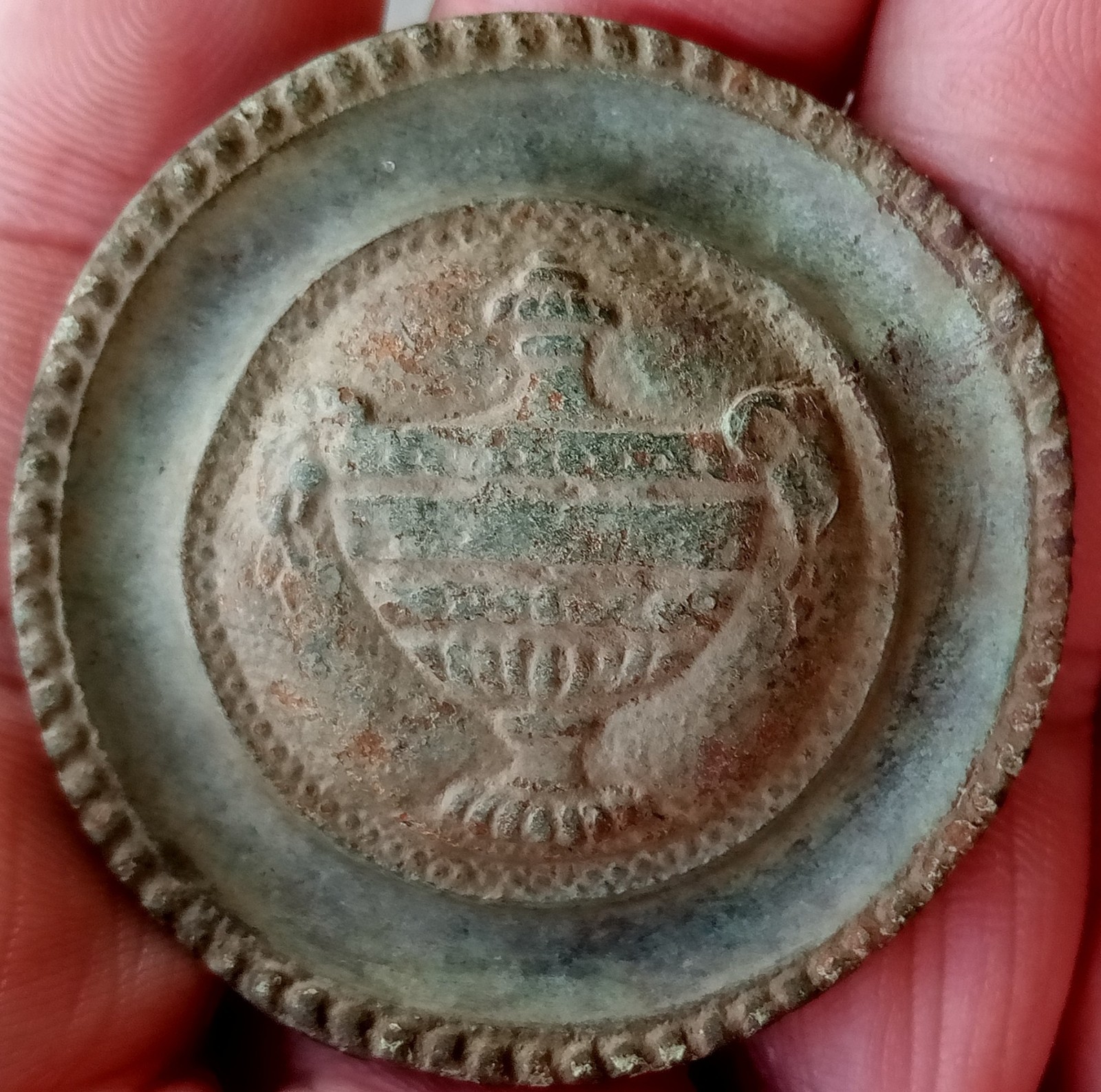 Ultra rare George Washington Mourning bridle rosette, 47mm, 1799, metal detected