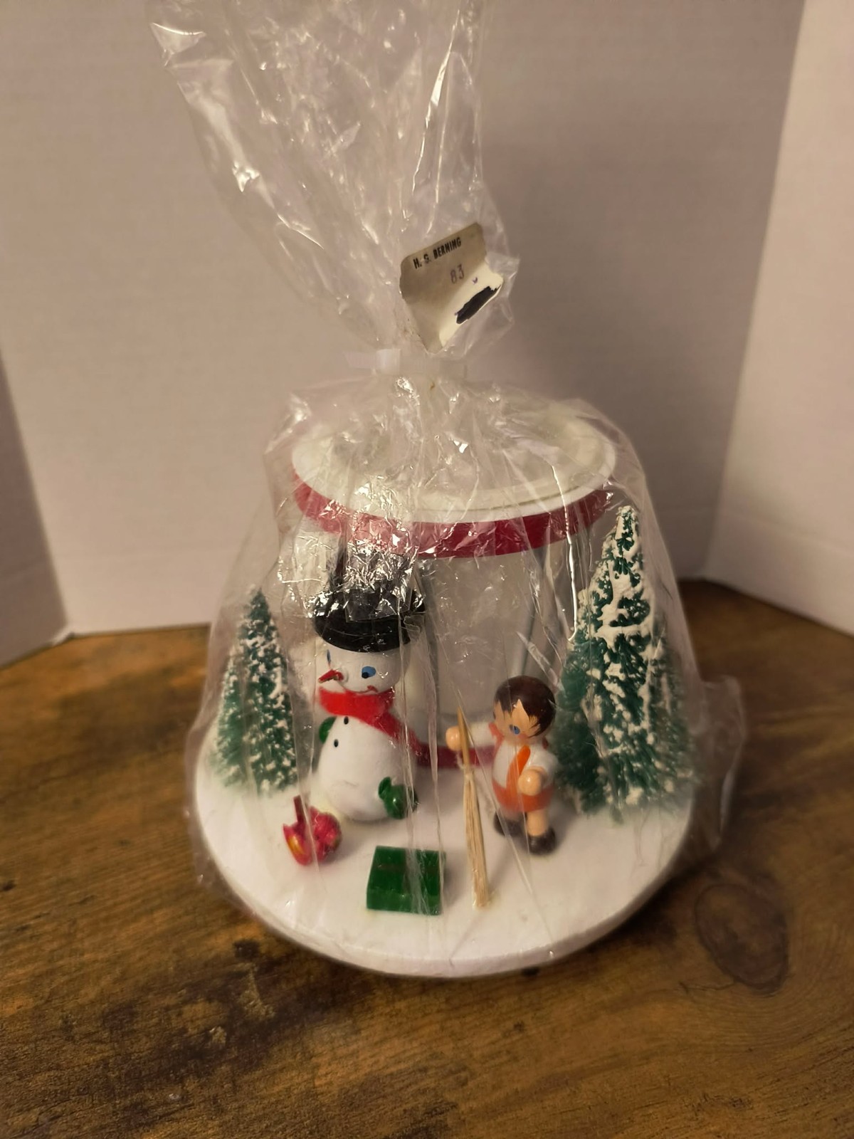 VINTAGE KITSCHY WOODEN SNOWMAN/BOY/TREES PLANTER VASE/TAIWAN 5