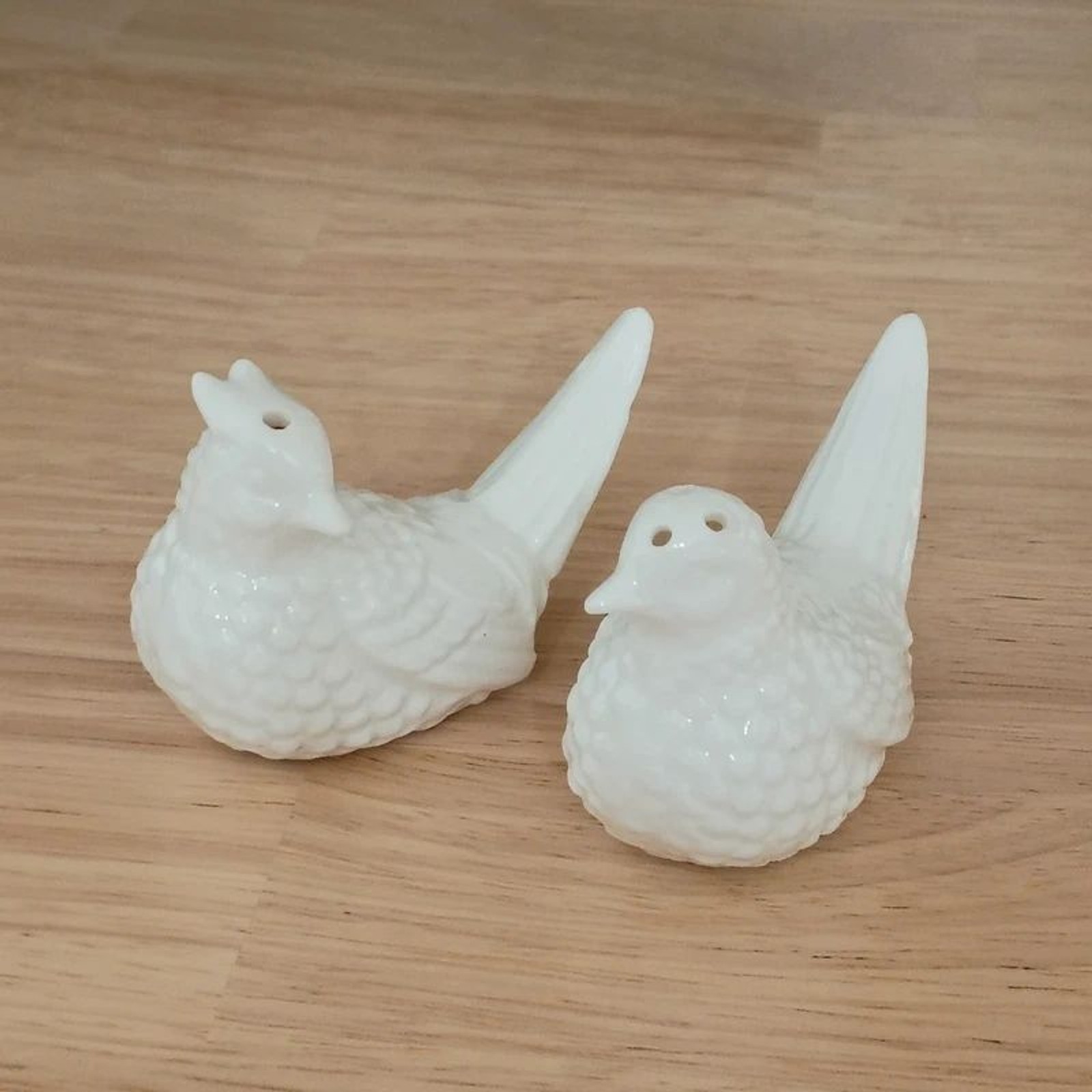 Vintage Ceramic White Pheasant Love Birds Salt & Pepper Shakers