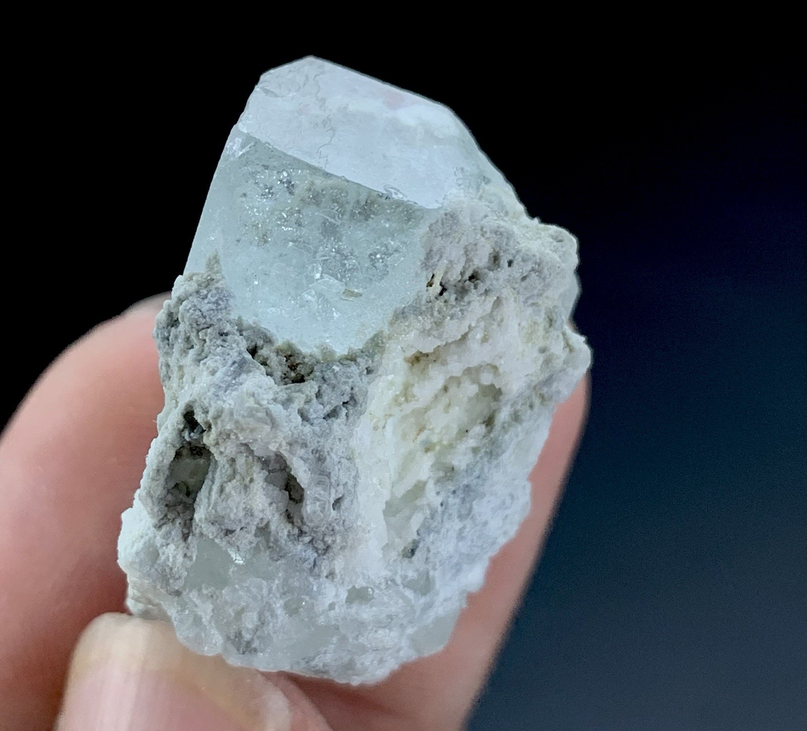 80 Cts Natural Aquamarine Crystal from Pakistan Rare Quality 25x27x16 mm.