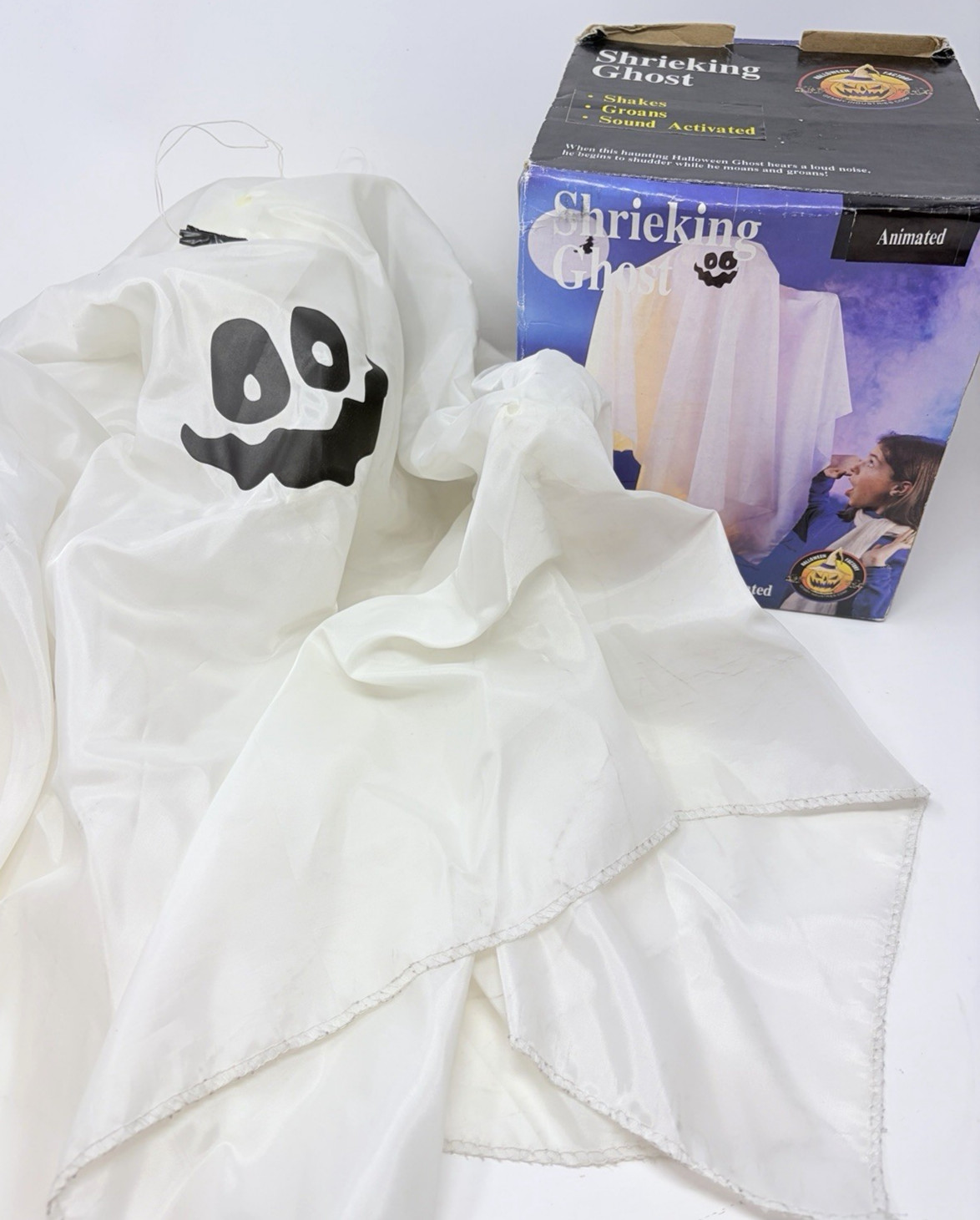 Working Vintage Gemmy Shrieking Ghost Shaking Animated Halloween Decoration