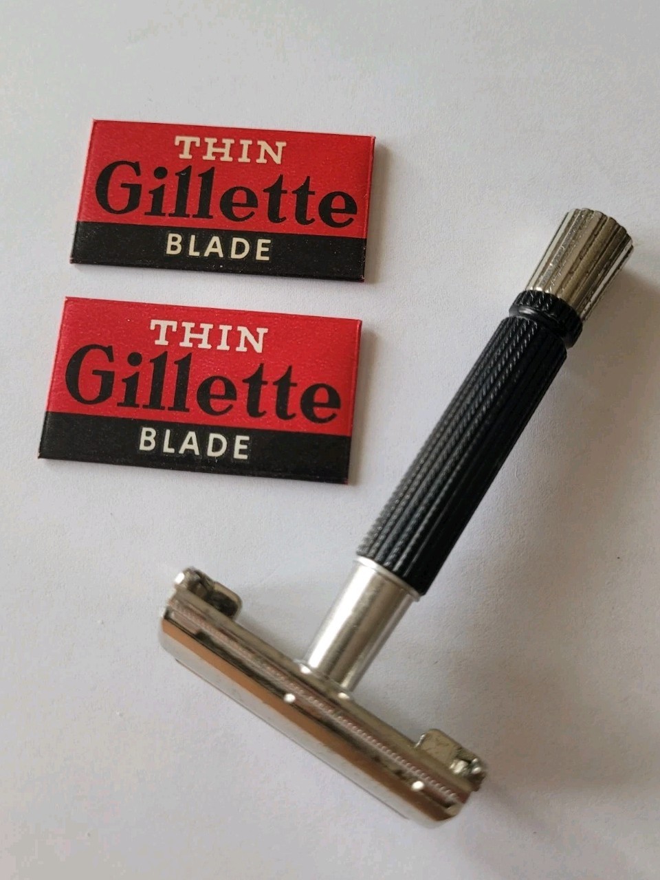 Gillette 1971 super speed flare tip Razor with 2- new Gillette blades
