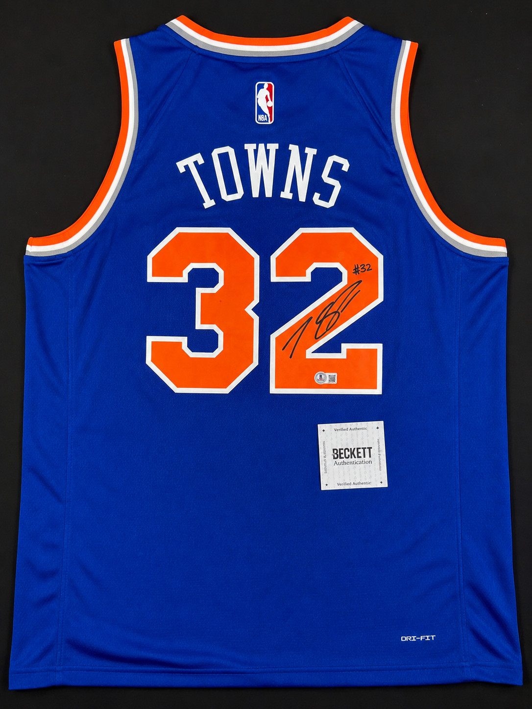 Karl-Anthony Towns Signed NY Knicks #32 Jersey Autographed NBA Beckett Authentic