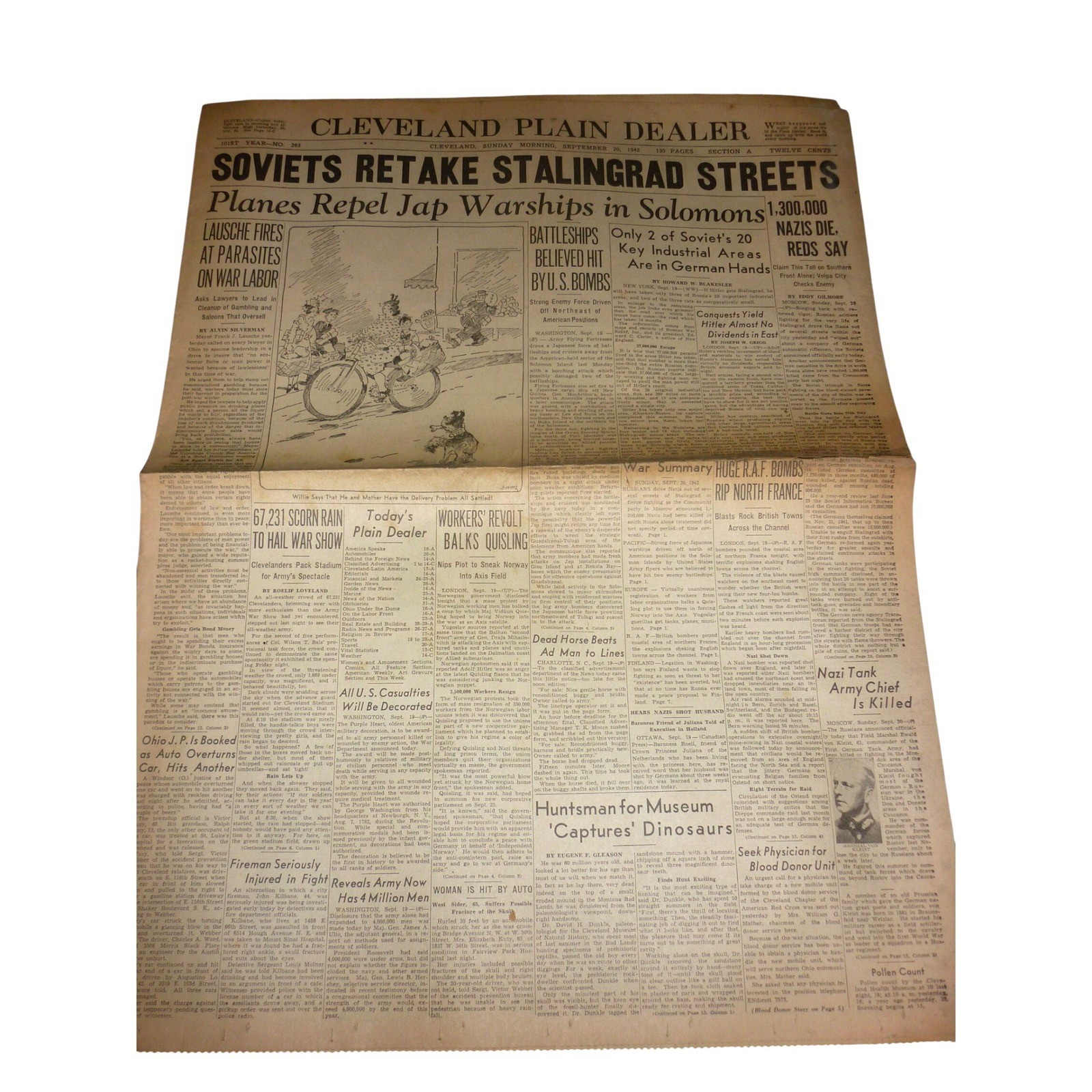 1942 Cleveland Plain Dealer Newspaper WWII Stalingrad Retaken Solomons Buick Ad