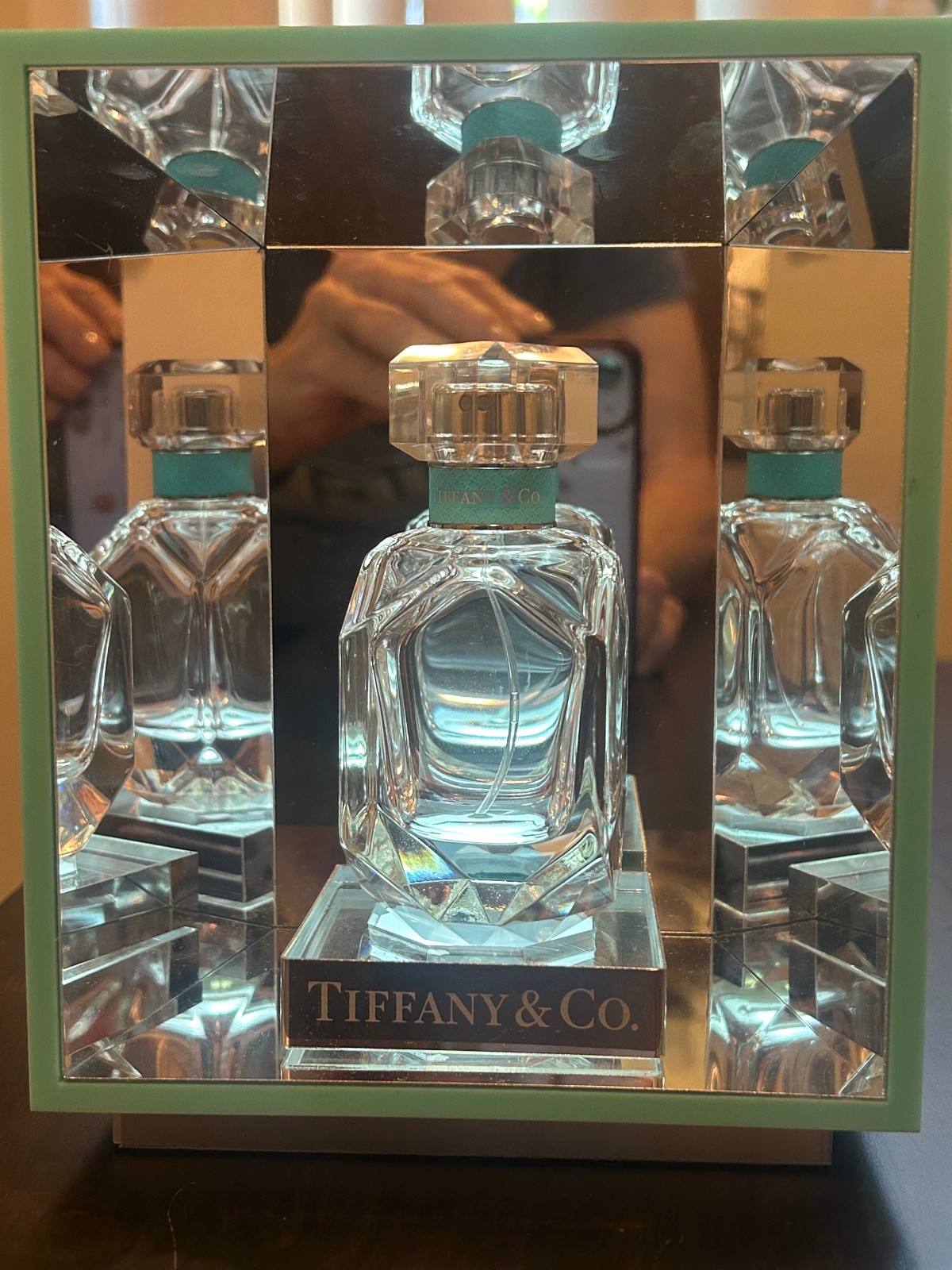 Tiffany & Co. Branded Fragrance Display Lights Up W/Bottle Free Batteries & Ship