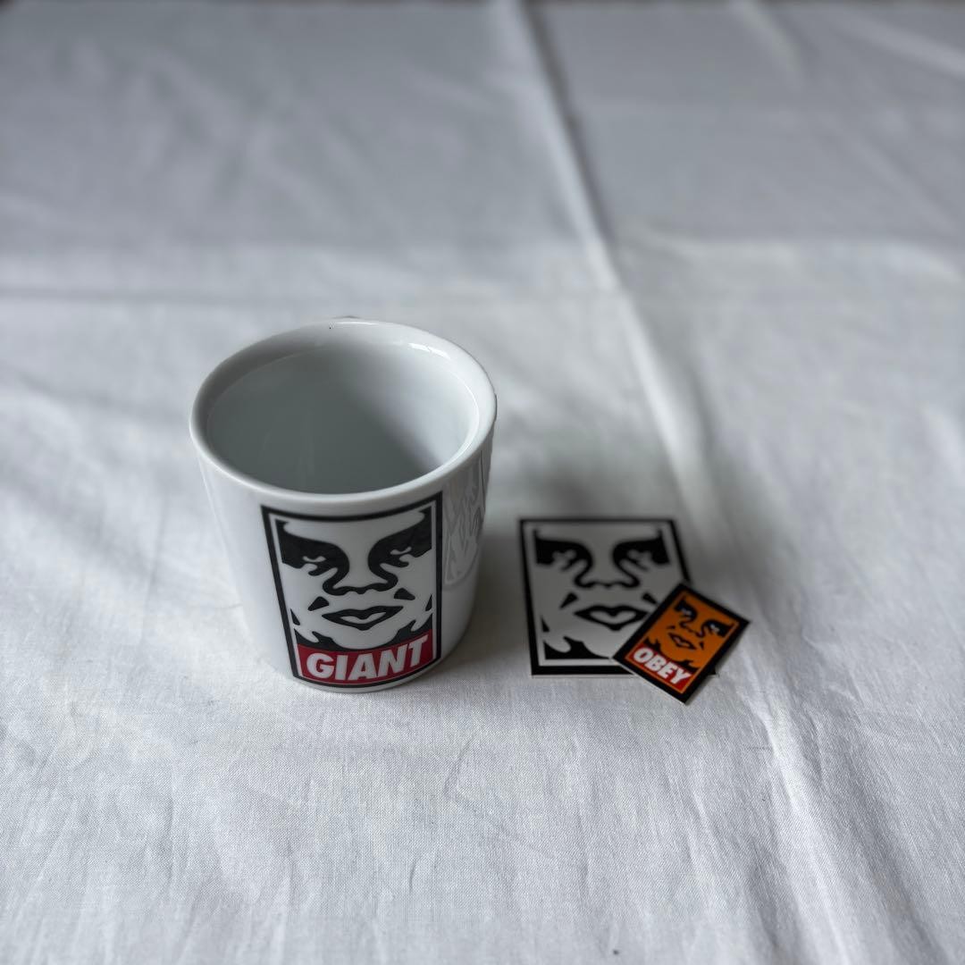 [Rare] Unused OBEY GIANT 2000 Mug with Sticker