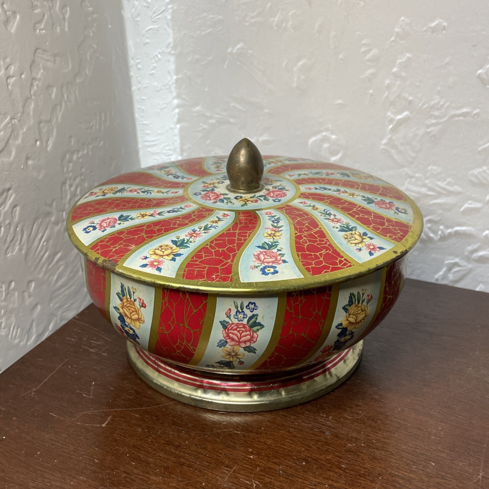 English floral tin,tin with lid,container made in England Antique Vintage Tin