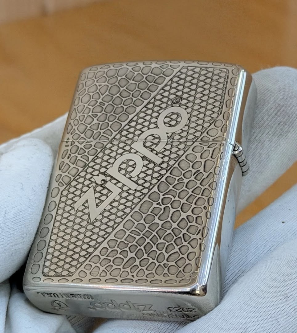 Crocodile Skin Pattern Silver Zippo Lighter and Box