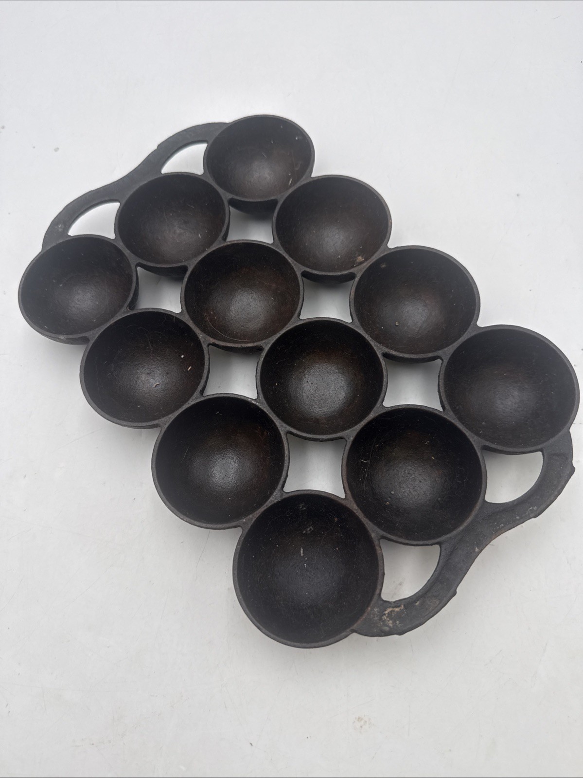 Antique No 9 Cast Iron Golf Ball Gem Pan Griswold Waterman Style Raised # EARLY