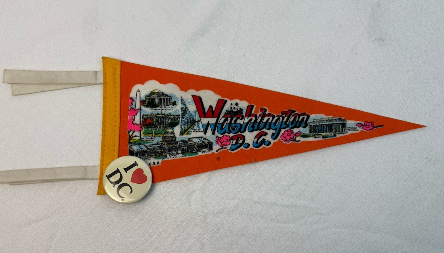 Vintage Washington D.C. 12” Historical Landmarks Pennant w/ Button