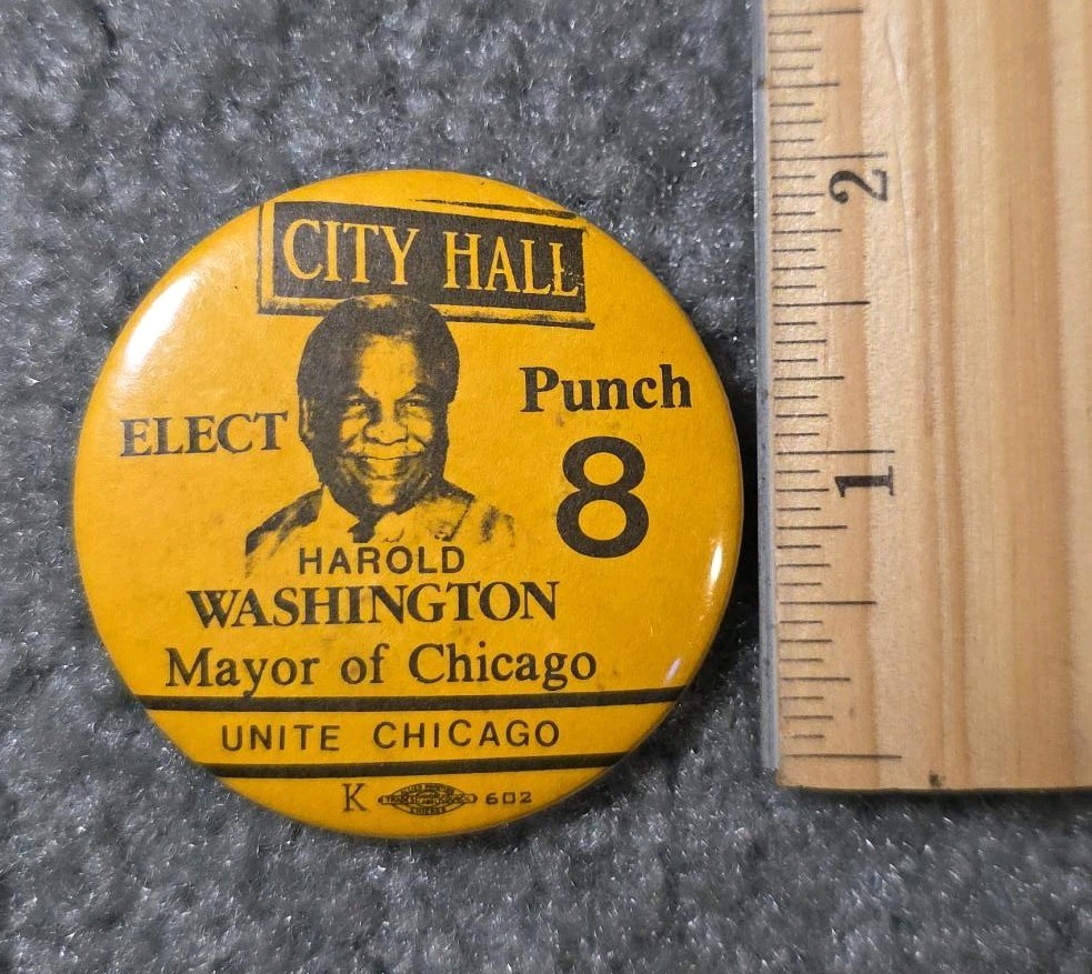 VTG Harold Washington City Hall Punch 8 Mayor Chicago Pinback Button