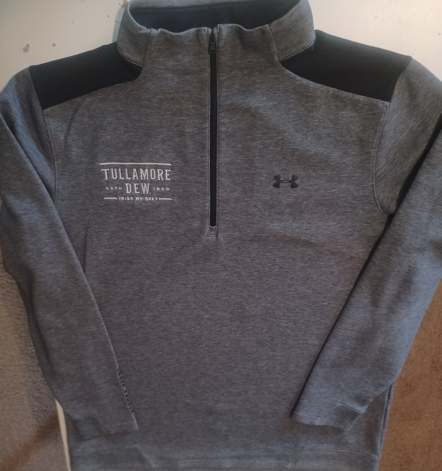Under Armour Tullamore Dew Irish Whiskey XL Pullover