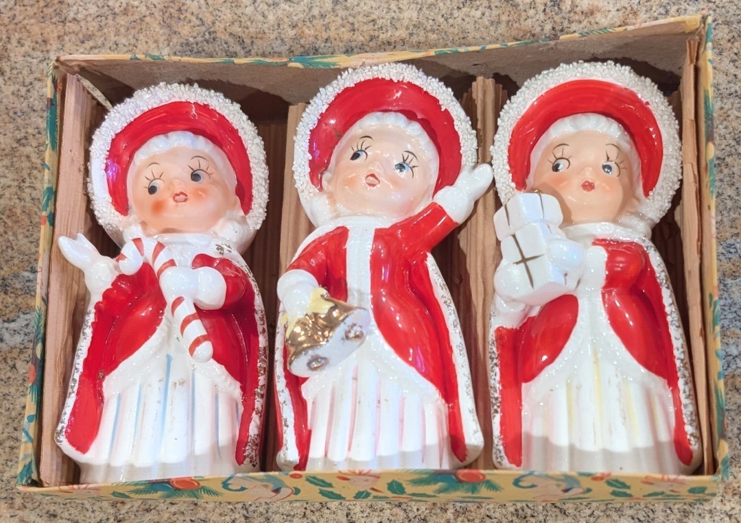 1950s Vintage Trio Christmas Caroler Figures - Japan - Spaghetti trim - orig box