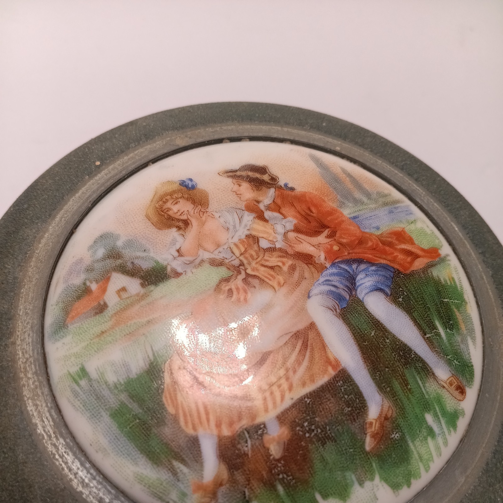 Vintage 40s Music Box Powder Puff Tin Victorian Courting Couple Vanity Decor