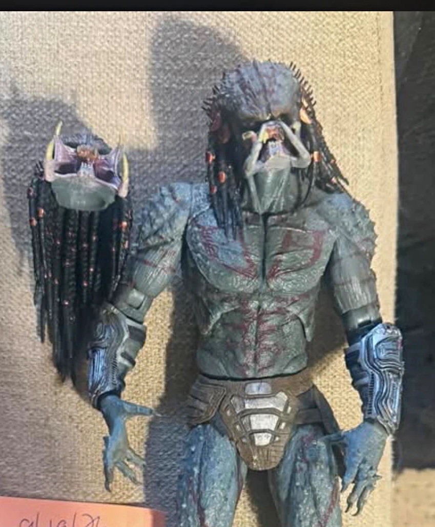 NECA ASSASSIN PREDATOR Predator Collectible