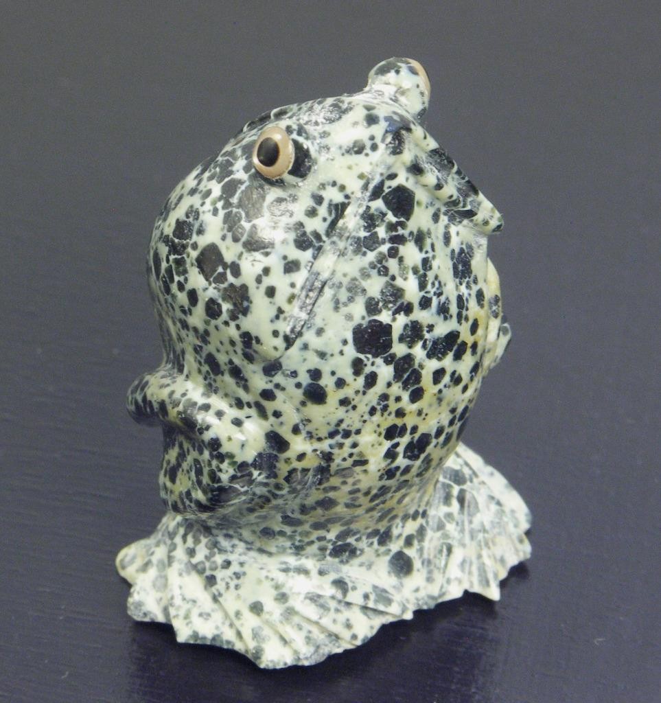 RICKY LAAHTY - Mini FROG Fetish - Argite stone Carving,  Zuni Pueblo Indian Art