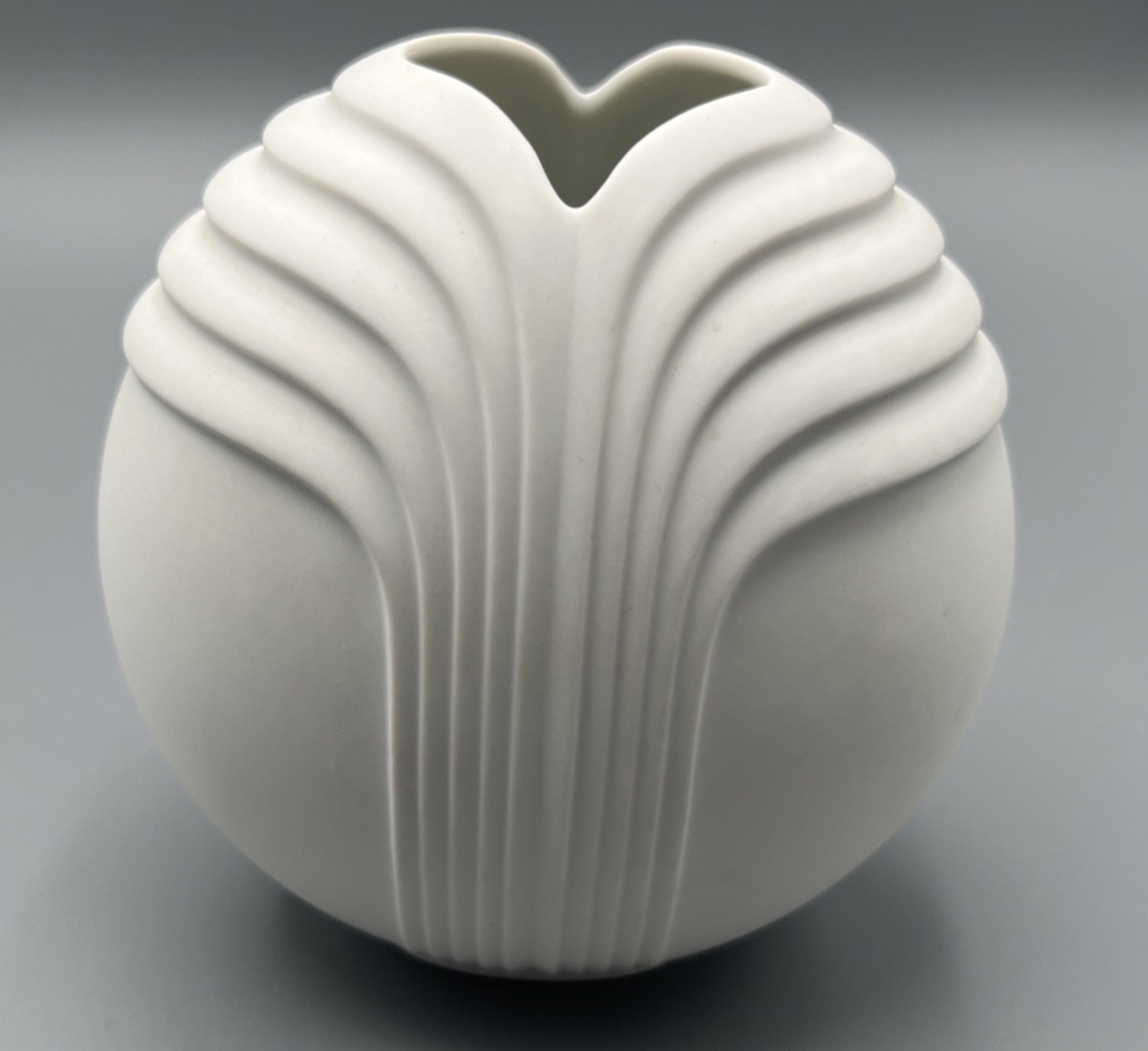 Uta Feyl Rosenthal Studio Line Bisque Porcelain Vase, Germany 5.25” MCM White