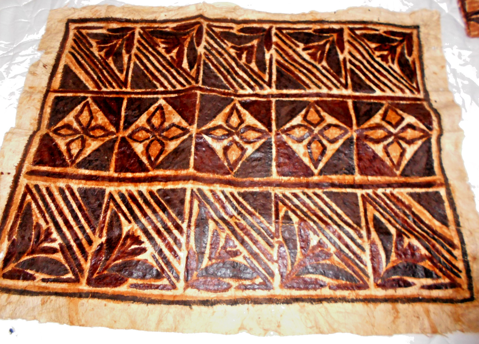 VINTAGE TAPAS CLOTH HANDMADE FROM TREE BARK SAMOA ISLANDS 32 X 24 INCH