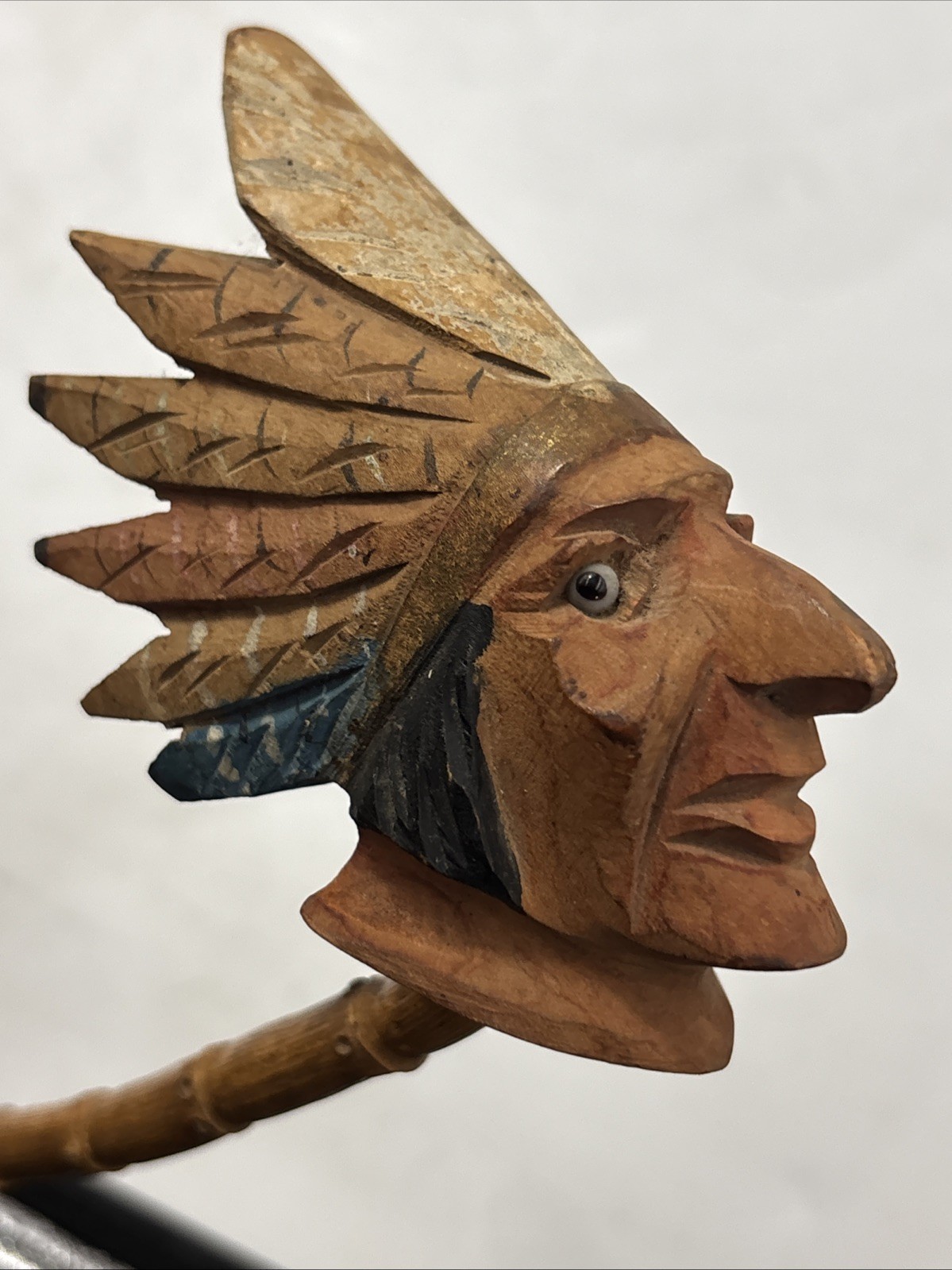Collectible Wooden Tobaccoriana Smoking Pipe Warrior  Feathers Indian Chief