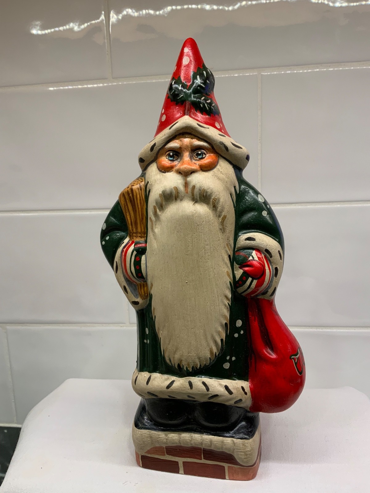 Vaillancourt Folk Art Santa VFA# 543 ~ Father Christmas on Chimney with Toy Bag