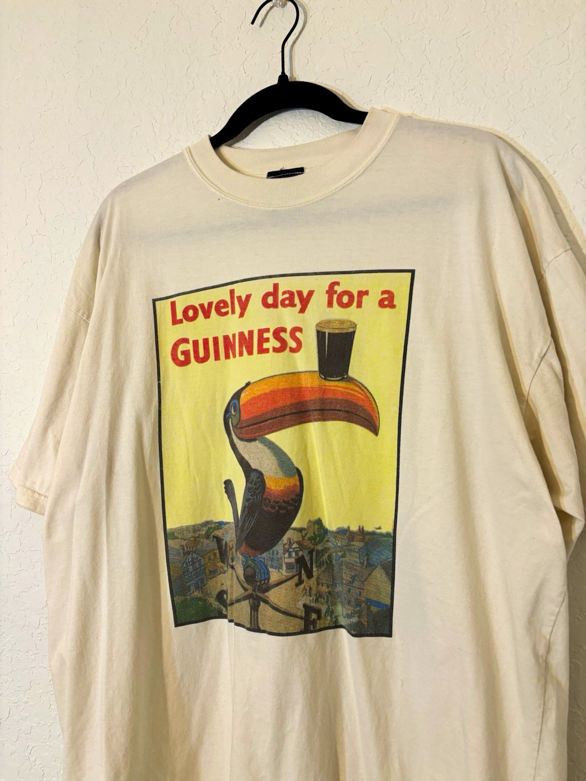 Vintage Guinness Lovely Day for a Guinness Toucan Graphic T-Shirt Breweriana XL