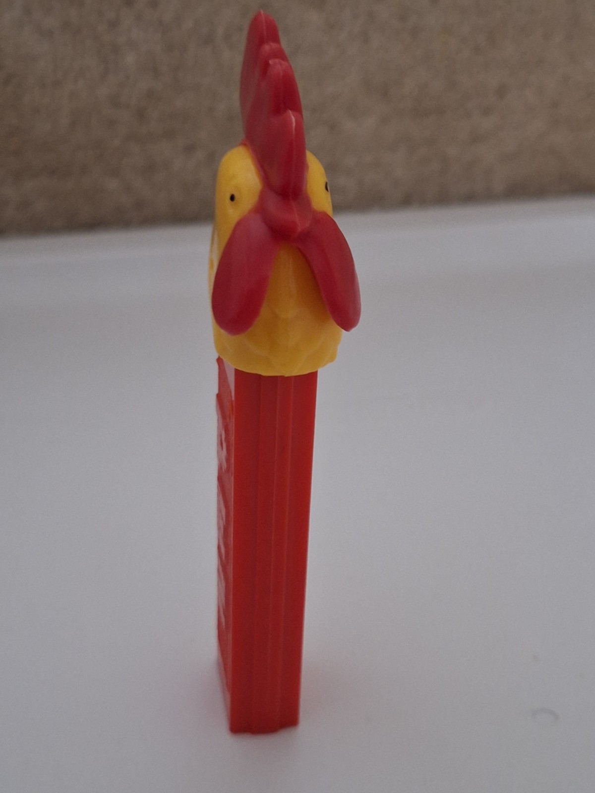 Vintage 1976 Pez Dispenser NO FEET Yellow Rooster with Red Stem-Austria 3.4