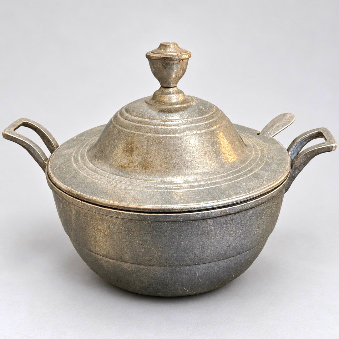 Vintage Pewtarex Soup Tureen with Lid & Ladle York PA Olde Country Reproductions