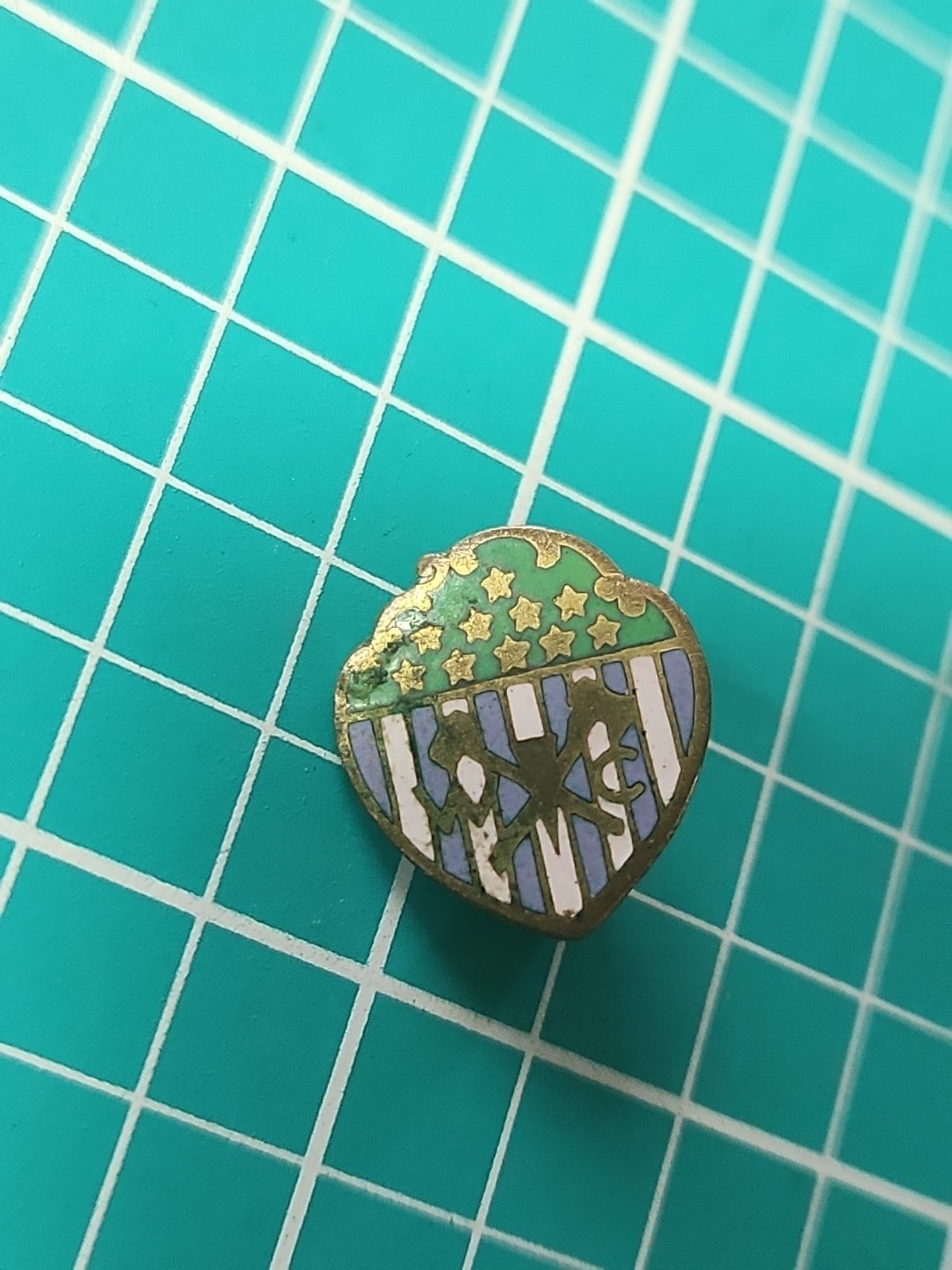 Vtg Woodsman Circle  Logo Gold Tone Lapel Pin