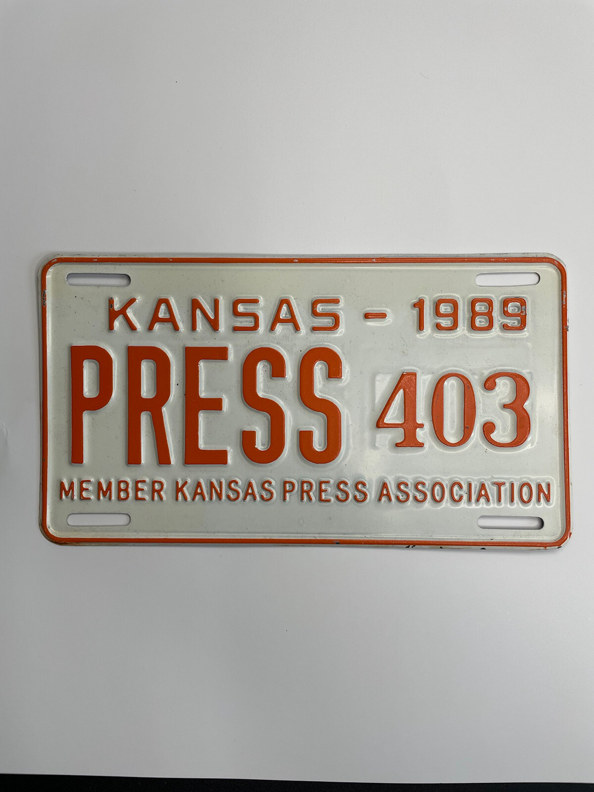 Vintage Kansas 1989 Press 403 Orange & White Plate Member Press Association