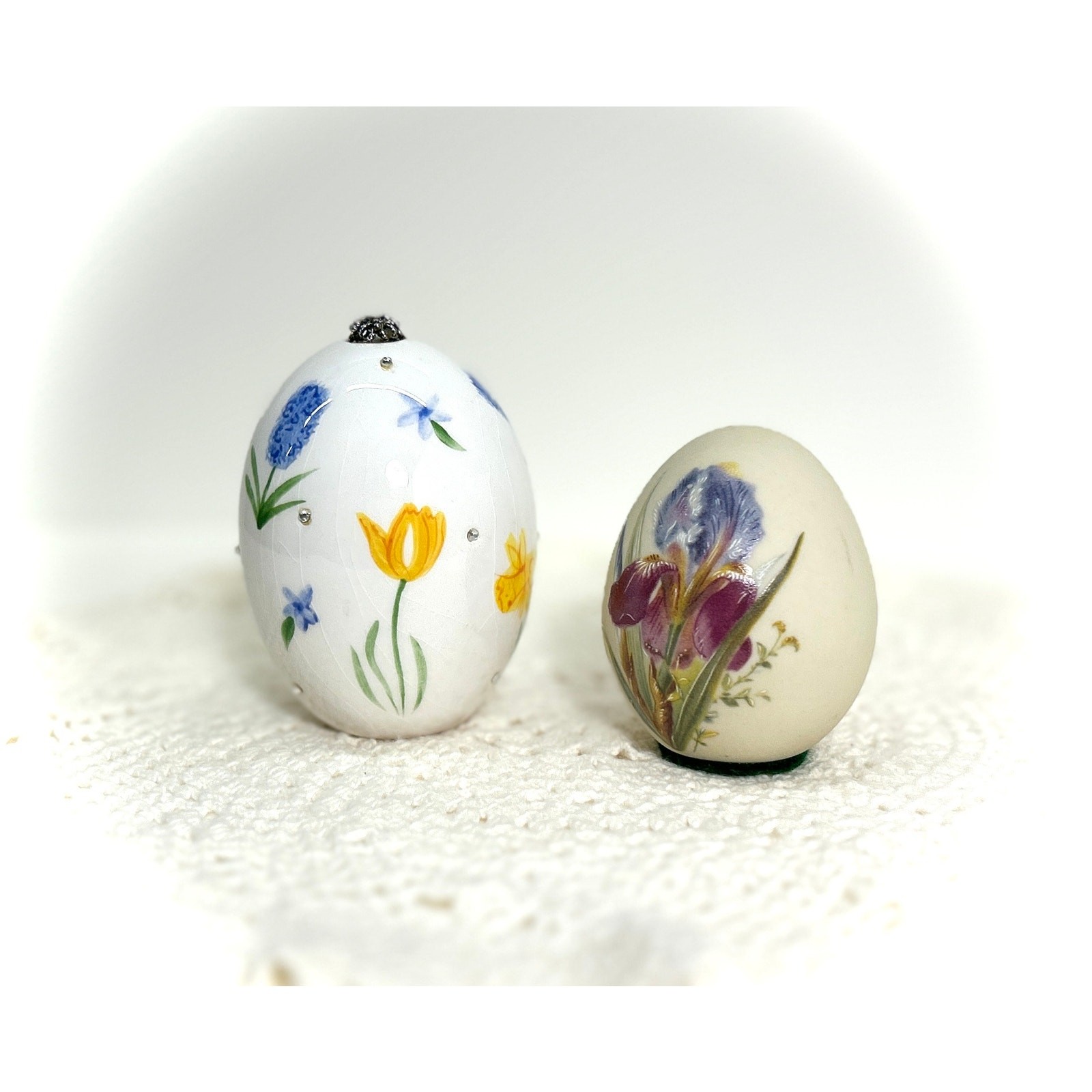 VTG Spring or Easter Decor Pair – Floral Ceramic Eggs, Cottage Garden Flowers
