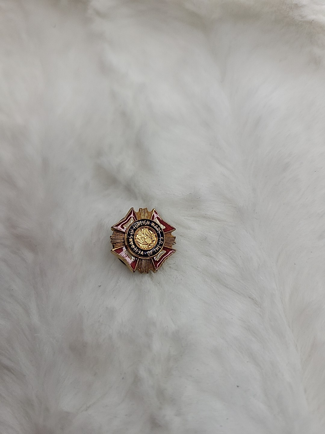 VETERANS OF FOREIGN WARS OF THE UNITED STATES PIN -Vintage Lapel Pin,gold Plated