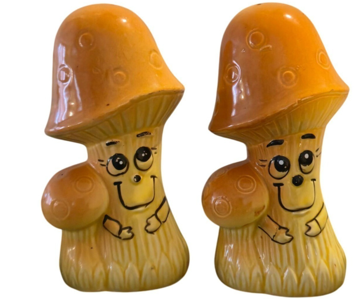  Mushroom Salt & Pepper Shakers Anthropomorphic 1970 Smiling Retro Kitchen Decor