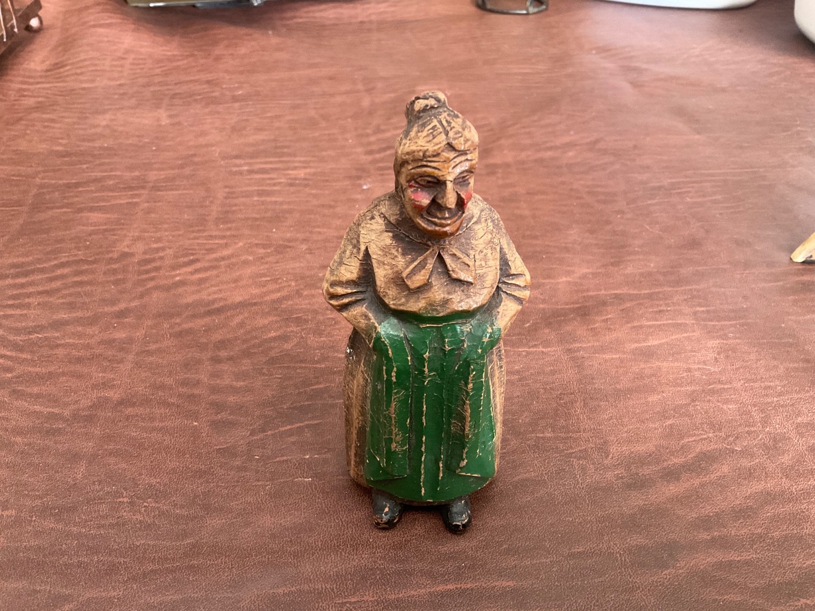 Vintage 1940s Syroco Wood Old Woman Green Apron Figurine 5\