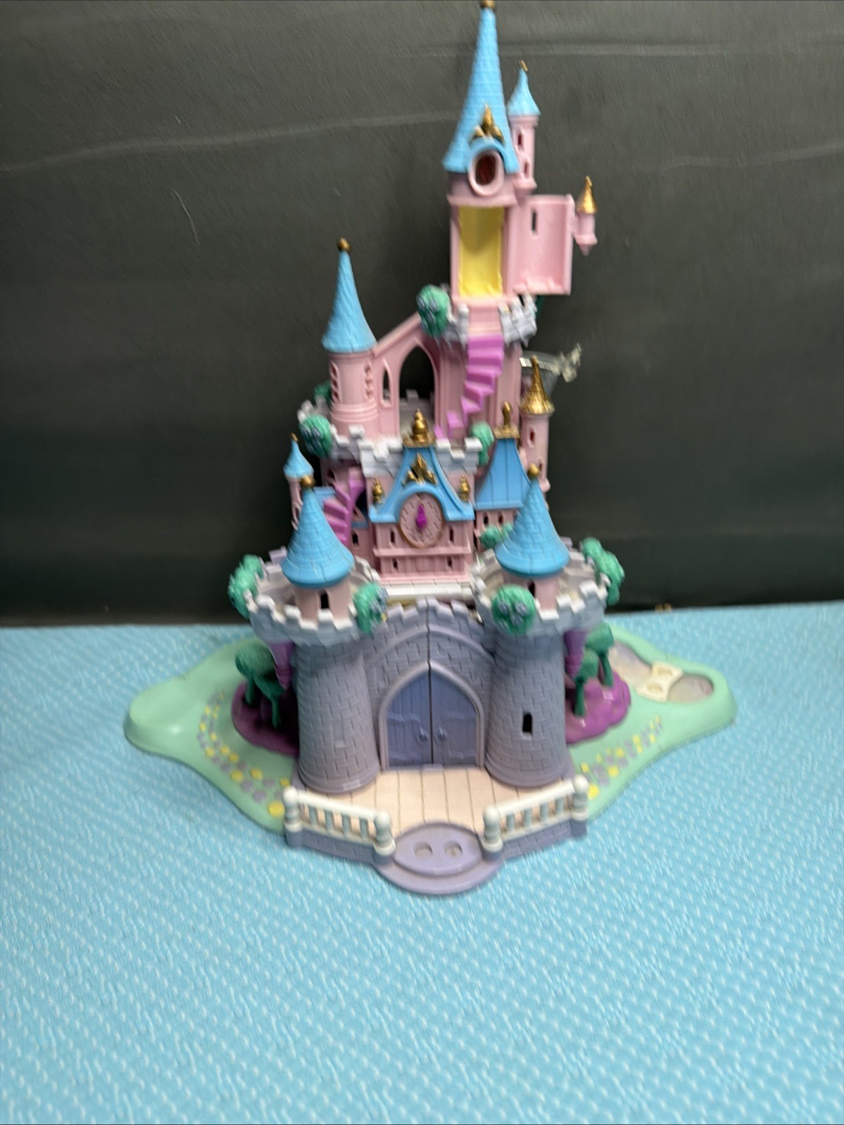 Vintage 1995 Polly Pocket Cinderella Enchanted Castle -Lights Dnt Work 8 Figures