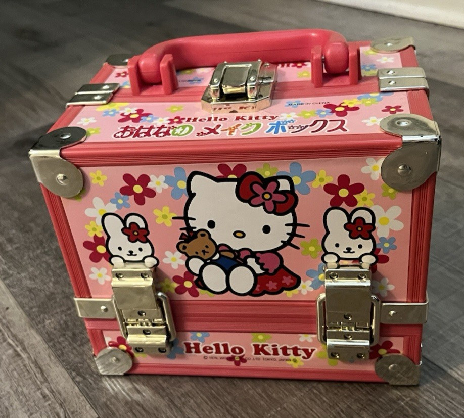 Vintage Hello Kitty Sanrio 2001 Pink Floral Makeup Train Case Storage Box