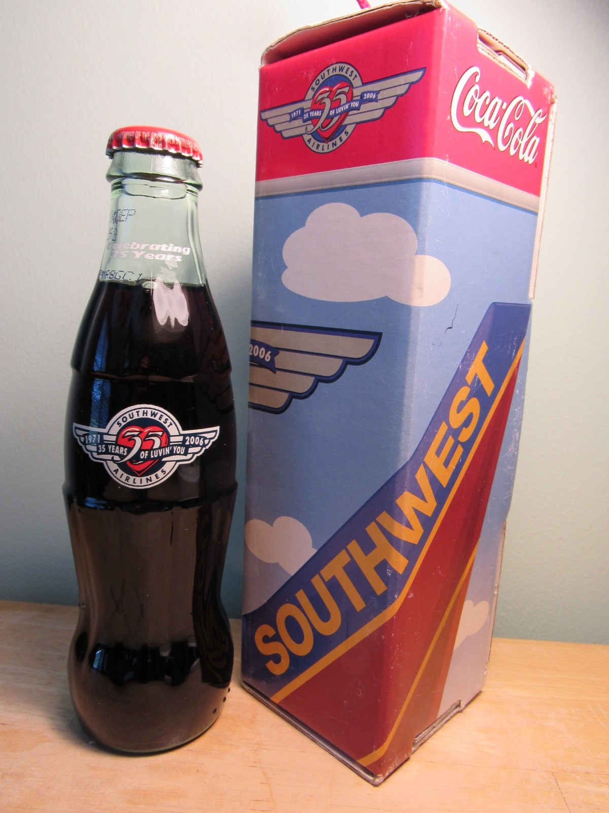 SOUTHWEST AIRLINES - Coca Cola Bottle -  w/ box  