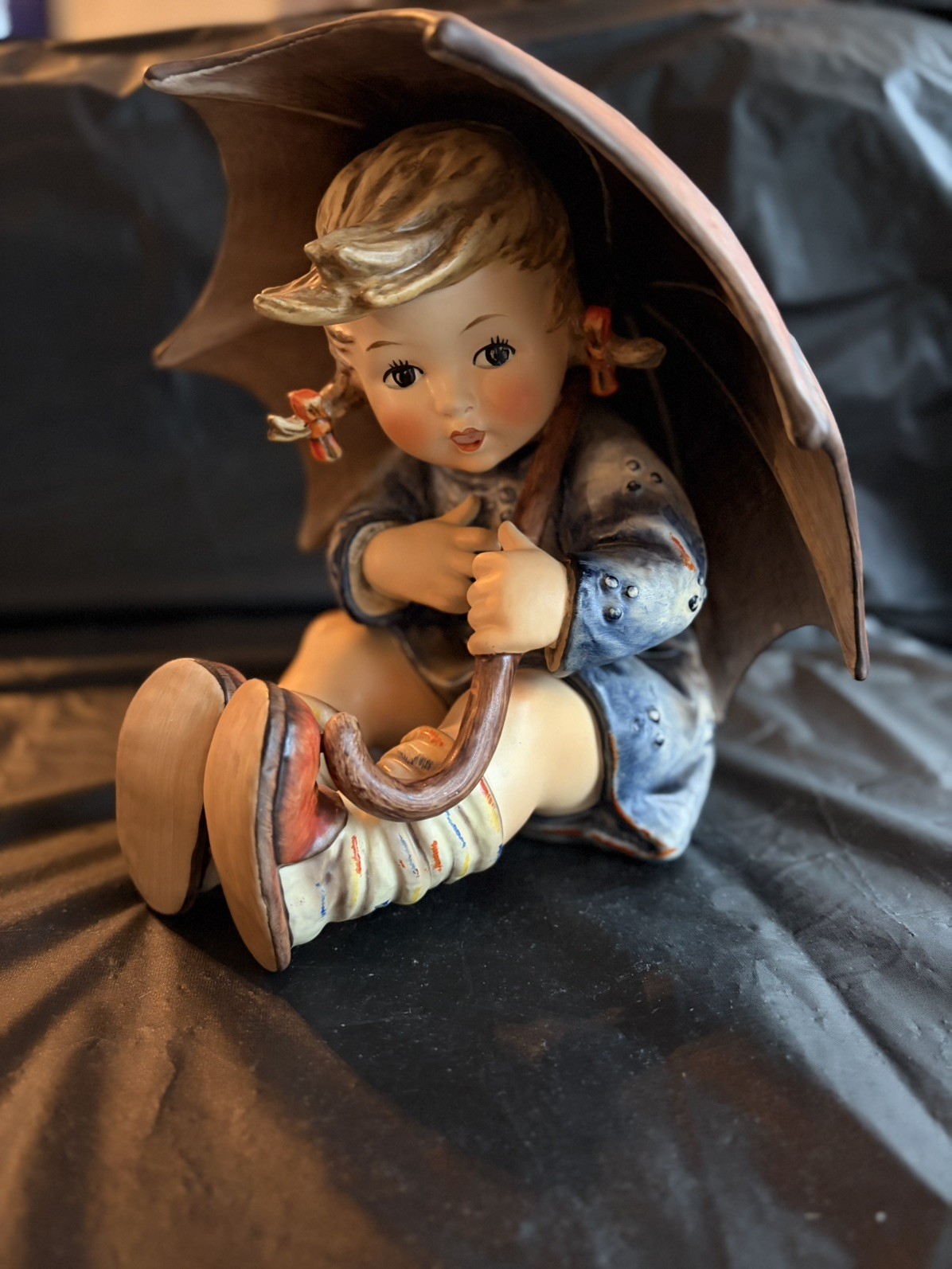 Rare LARGER Hummel Umbrella Girl 152/II B TMK5 7 3/4